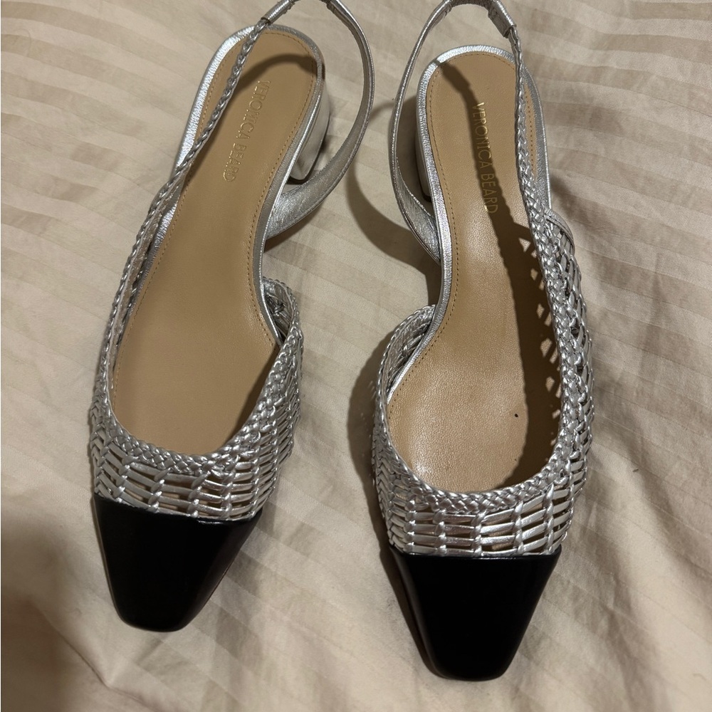 Veronica Beard Cecile Slingbacks size 6 
Excellent condition